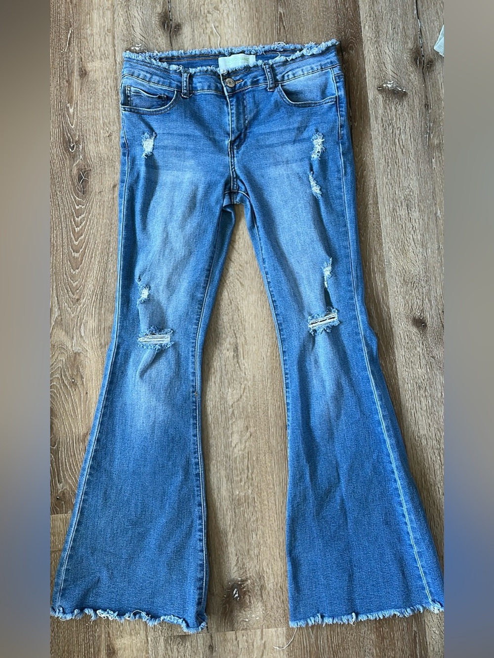 Women’s size 11 Good jeans Frayed Hem Light Blue Flare Jeans WJ5